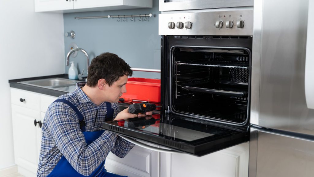 SERVICE TECHNICIAN